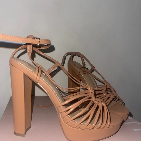 Strappy Platform Sandals- camel/brown - Picture 2 of 3